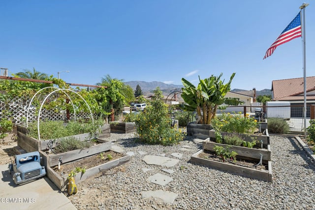 1806 Cherry Hill Road, Santa Paula, CA 93060 — photo 8 of 59