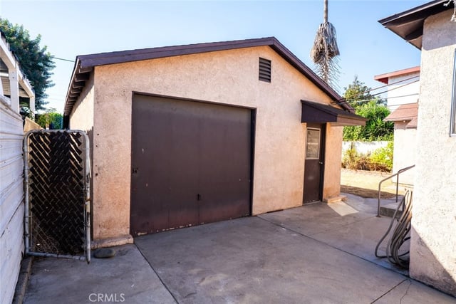 814 W Maple Street, Compton, CA 90220 — photo 4 of 13