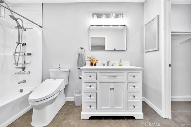 18631 Collins 10, Tarzana, CA 91356 — photo 10 of 14