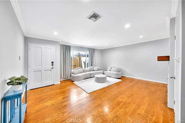 18631 Collins 10, Tarzana, CA 91356 — photo 2 of 14