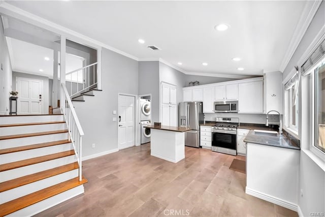 18631 Collins 10, Tarzana, CA 91356 — photo 4 of 14