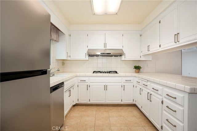 26807 Circle Of The Oaks, Newhall, CA 91321 — photo 7 of 31