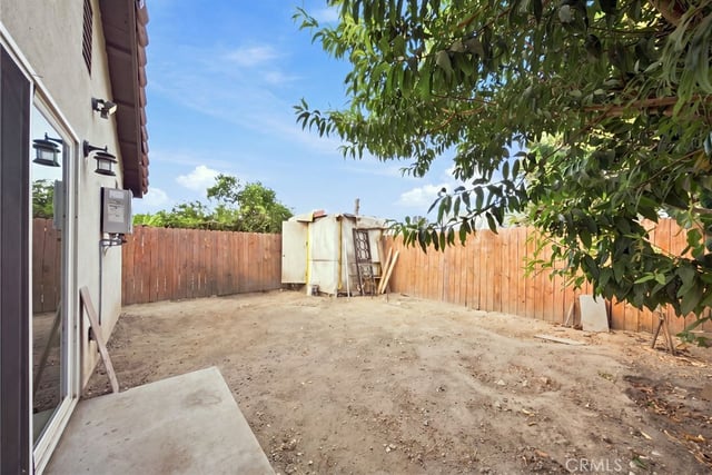 9577 Maie, Los Angeles, CA 90002 — photo 24 of 25
