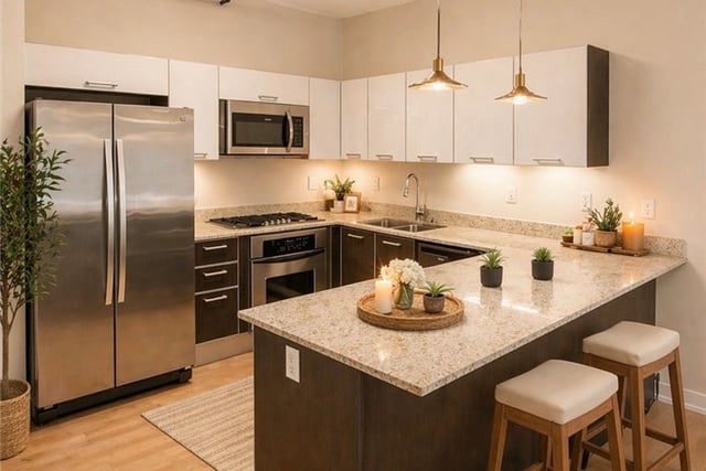 645 W 9th, Los Angeles, CA 90015 — photo 4 of 10
