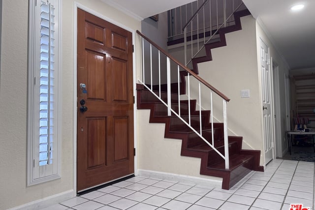 18320 Elkwood Street, Los Angeles, CA 91335 — photo 5 of 27