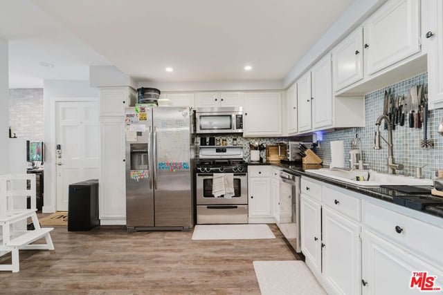 631 S Kenmore Avenue 303, Los Angeles, CA 90005 — photo 19 of 28