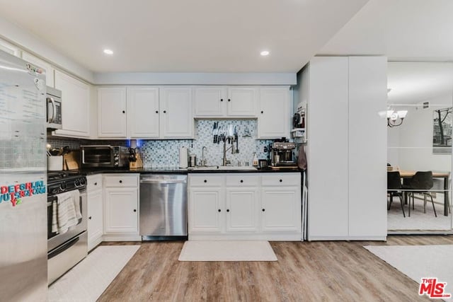 631 S Kenmore Avenue 303, Los Angeles, CA 90005 — photo 20 of 28