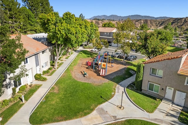 26853 Avenida Terraza, Saugus, CA 91350 — photo 34 of 37