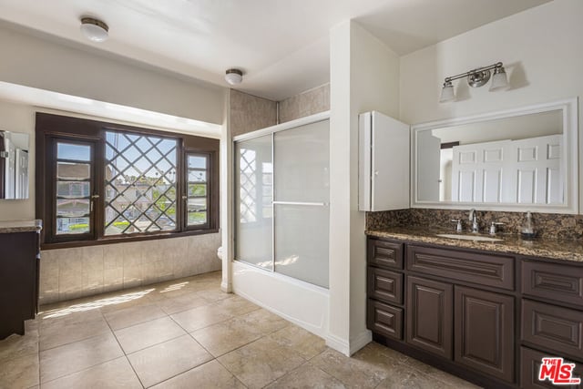 1825 S Oxford Avenue, Los Angeles, CA 90006 — photo 29 of 44
