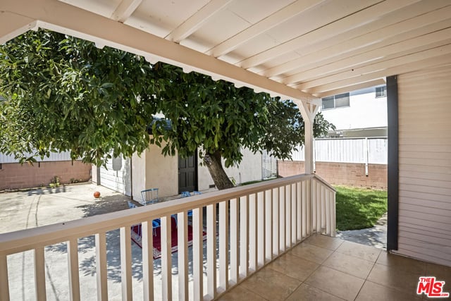 1825 S Oxford Avenue, Los Angeles, CA 90006 — photo 39 of 44