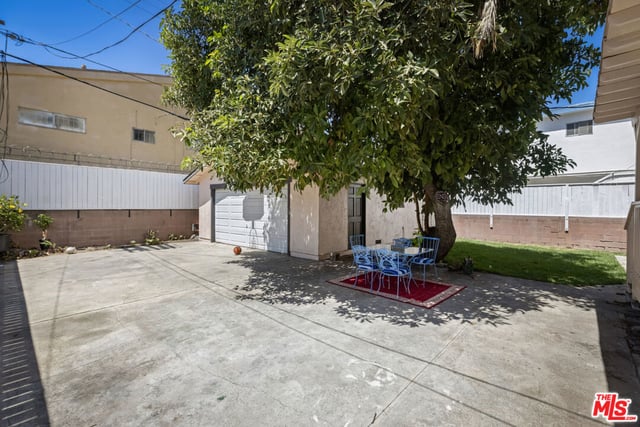 1825 S Oxford Avenue, Los Angeles, CA 90006 — photo 43 of 44