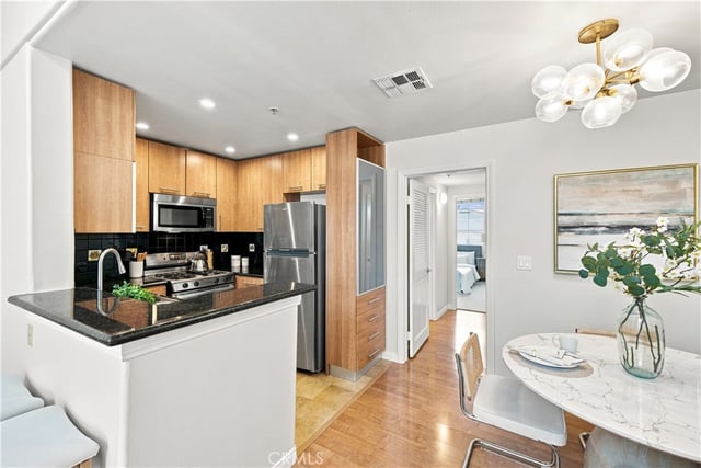 7033 La Tijera, Los Angeles, CA 90045 — photo 12 of 30