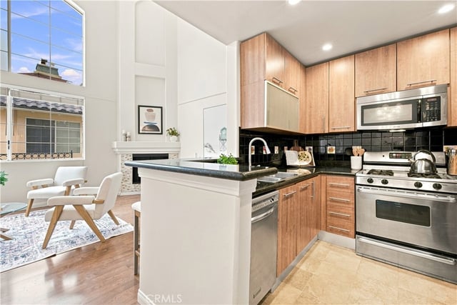 7033 La Tijera, Los Angeles, CA 90045 — photo 13 of 30