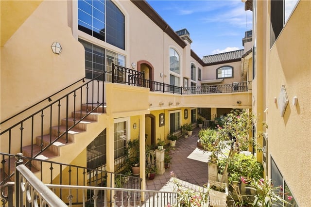 7033 La Tijera, Los Angeles, CA 90045 — photo 6 of 30