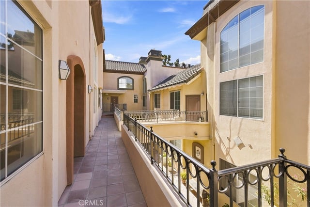 7033 La Tijera, Los Angeles, CA 90045 — photo 7 of 30