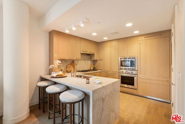 1755 Ocean Avenue 412, Santa Monica, CA 90401 — photo 13 of 32