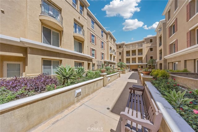 128 N Oak Knoll 111, Pasadena, CA 91101 — photo 11 of 52