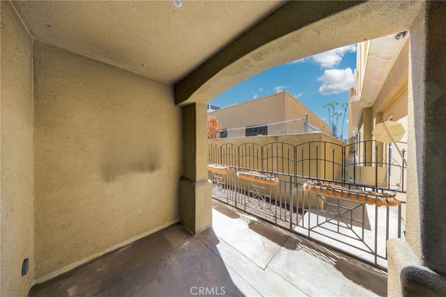128 N Oak Knoll 111, Pasadena, CA 91101 — photo 15 of 52