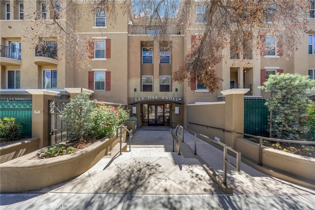 128 N Oak Knoll 111, Pasadena, CA 91101 — photo 4 of 52