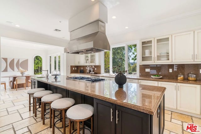 4131 Prado De Los Caballos, Calabasas, CA 91302 — photo 10 of 32