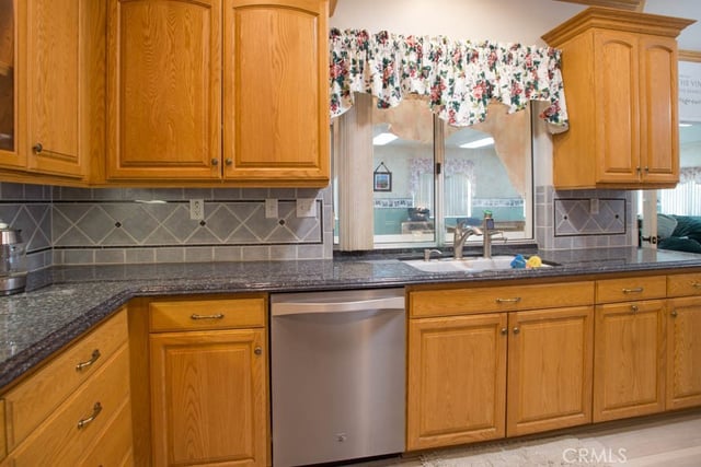41309 Crispi, Palmdale, CA 93551 — photo 11 of 30