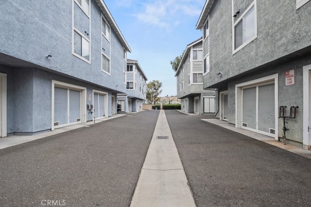 26974 Flo Lane 303, Canyon Country, CA 91351 — photo 32 of 33