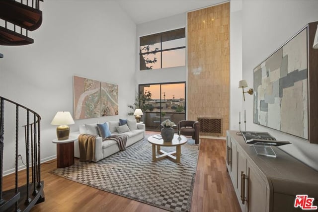 1271 Granville Avenue 402, Los Angeles, CA 90025 — photo 3 of 58