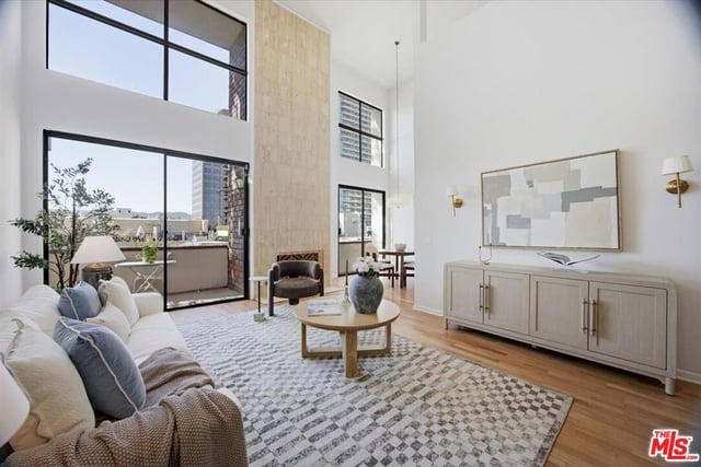 1271 Granville Avenue 402, Los Angeles, CA 90025 — photo 5 of 58