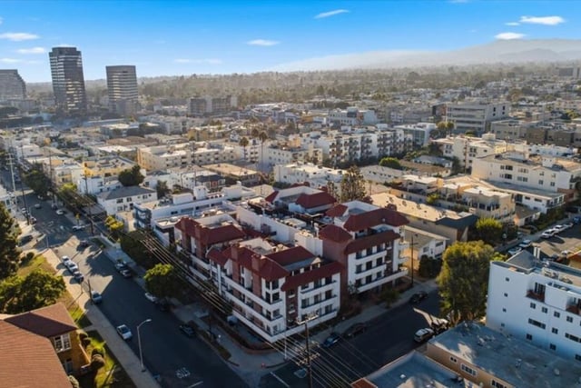 1271 Granville Avenue 402, Los Angeles, CA 90025 — photo 54 of 58