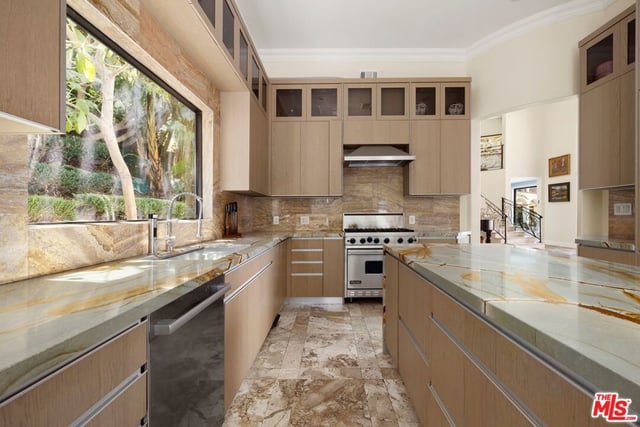 13355 Mulholland Drive, Beverly Hills, CA 90210 — photo 18 of 31