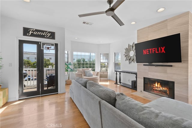 2911 S Pacific, San Pedro, CA 90731 — photo 4 of 31