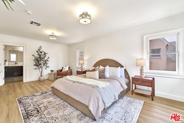 860 S Norton Avenue, Los Angeles, CA 90005 — photo 38 of 62