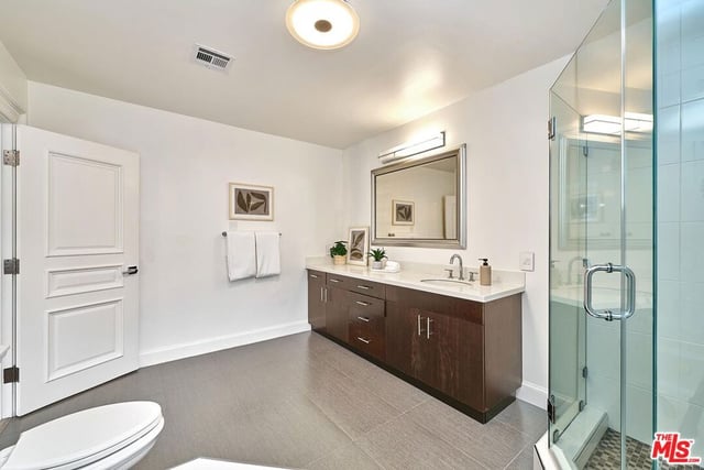 860 S Norton Avenue, Los Angeles, CA 90005 — photo 46 of 62