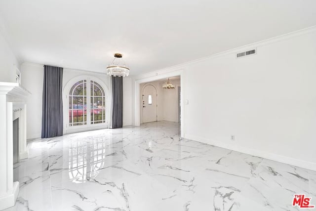 860 S Norton Avenue, Los Angeles, CA 90005 — photo 7 of 62