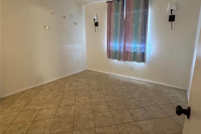 40915 161st E, Lancaster, CA 93535 — photo 3 of 6