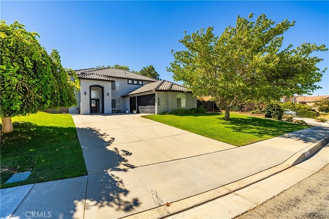 42031 Crestland, Lancaster, CA 93536 — photo 2 of 40