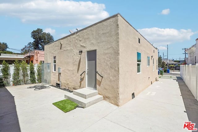 2541 Carmona Avenue, Los Angeles, CA 90016 — photo 44 of 56
