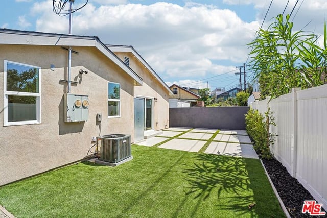 2541 Carmona Avenue, Los Angeles, CA 90016 — photo 47 of 56