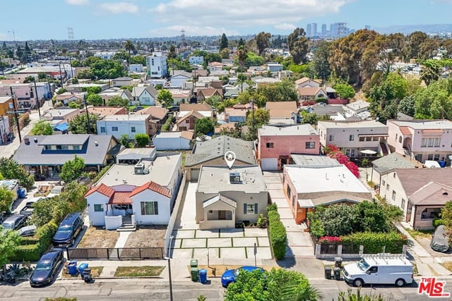 2541 Carmona Avenue, Los Angeles, CA 90016 — photo 48 of 56