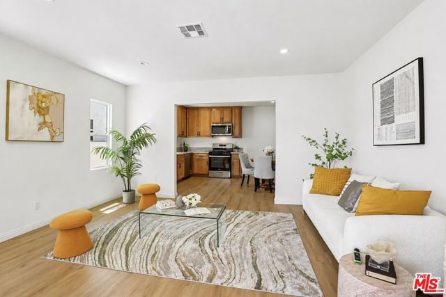 2541 Carmona Avenue, Los Angeles, CA 90016 — photo 5 of 56