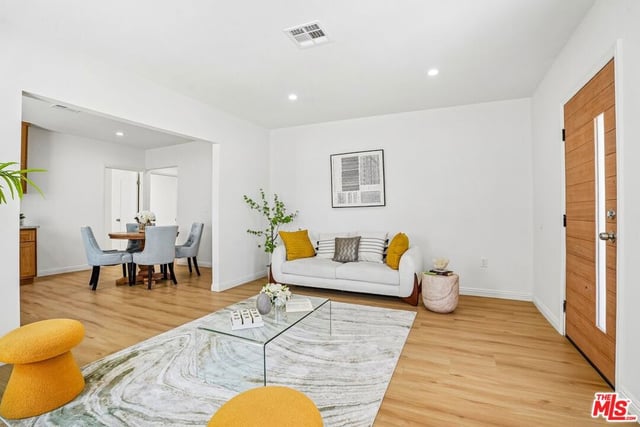 2541 Carmona Avenue, Los Angeles, CA 90016 — photo 7 of 56