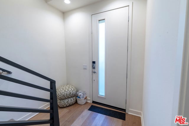 10814 Hortense Street, Los Angeles, CA 91602 — photo 11 of 27