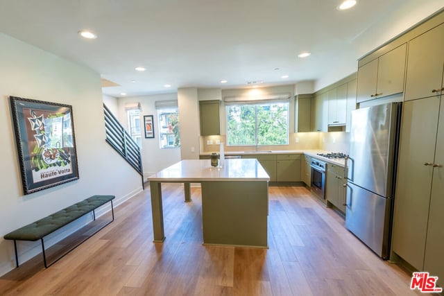 10814 Hortense Street, Los Angeles, CA 91602 — photo 9 of 27