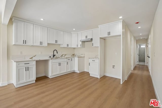 5214 Cimarron Street, Los Angeles, CA 90062 — photo 9 of 38