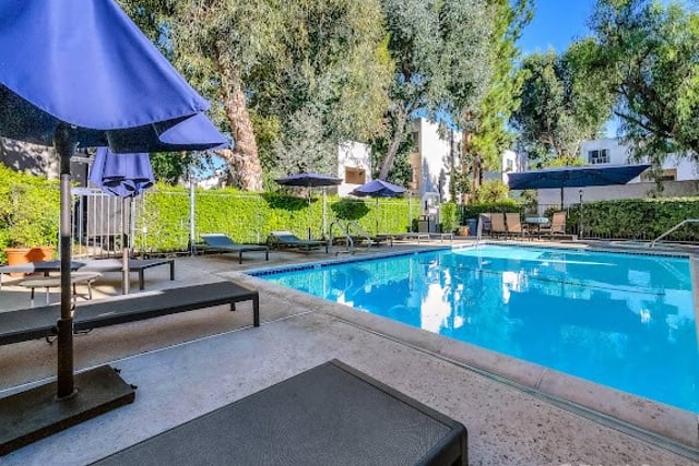 18411 Hatteras 114, Tarzana, CA 91356 — photo 18 of 18