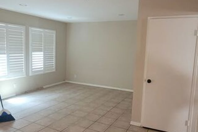 6908 Remmet Avenue 8, Los Angeles, CA 91303 — photo 3 of 6