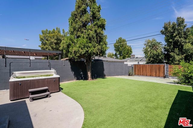 6514 Coldwater Canyon Avenue, Los Angeles, CA 91606 — photo 38 of 44