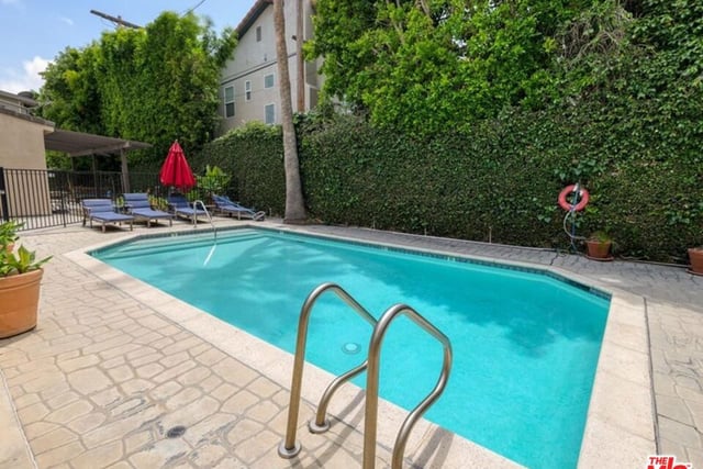 4477 Woodman Avenue 304, Sherman Oaks, CA 91423 — photo 33 of 37