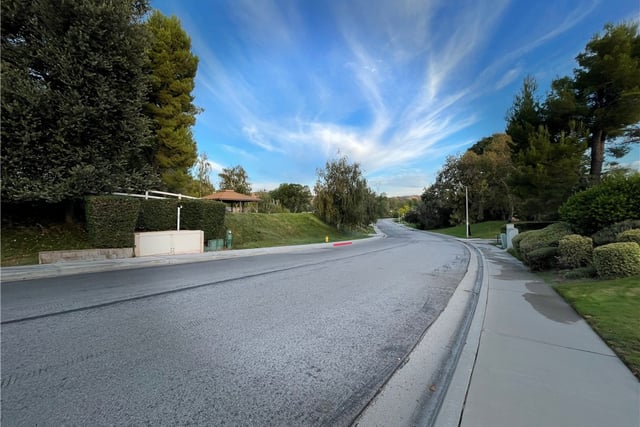 20042 AVENUE OF THE OAKS, Newhall, CA 91321 — photo 40 of 44