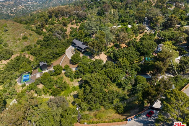 3140 Coldwater Canyon, Studio City, CA 91604 — photo 19 of 64